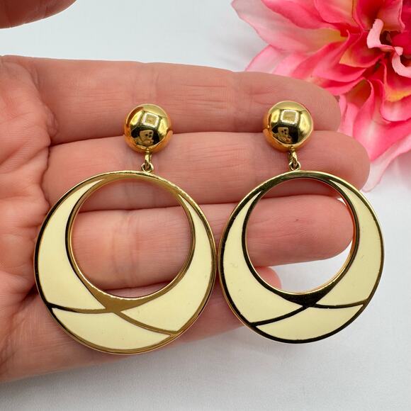 Vintage Monet Cream Enamel Hoop Dangle Earrings Big Bold Chic 80s 90s Runway - Picture 5 of 9